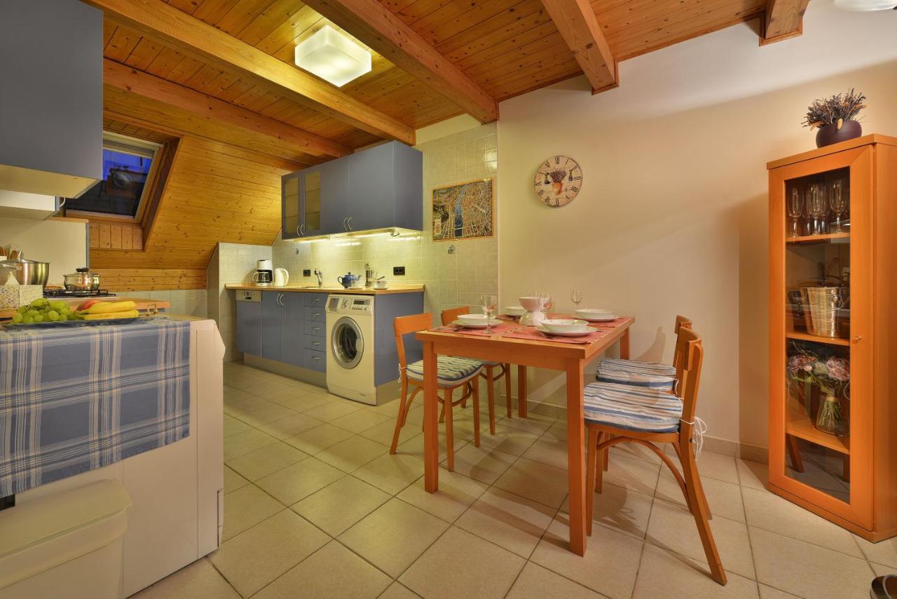 Old Town Apartments Tyn Прага Екстер'єр фото