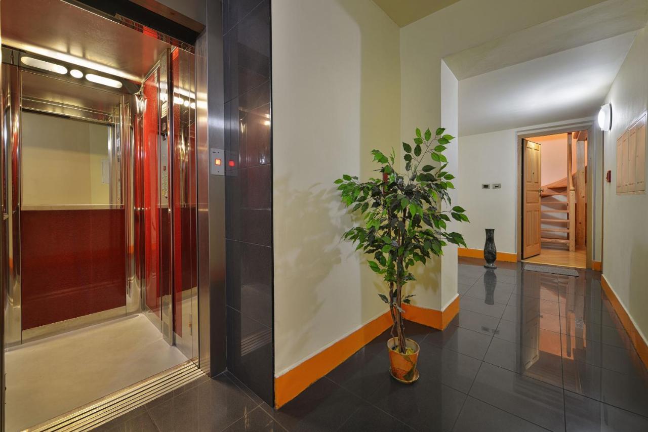 Old Town Apartments Tyn Прага Екстер'єр фото